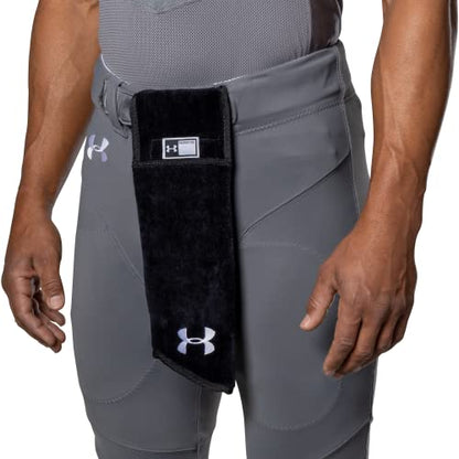 Under Armour Football Towel, Keep Hands Dry, Quarter Back, Sports Towel, Absorbent - color: Black