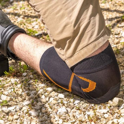 Klein Tools 60622 Knee Pad Compression Sleeve, Knee Support for Construction, Workers and Athletes, Black, S/M - style: S/M