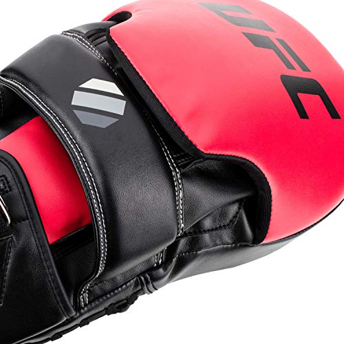 UFC Long Curved Focus Mitts (1 Pair) Focus Mitts, Black