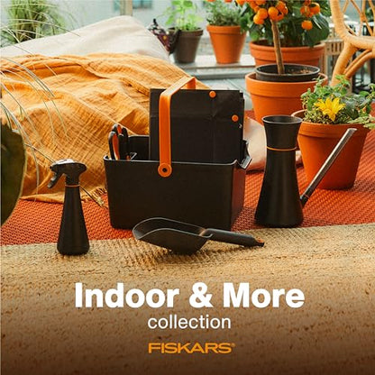 Fiskars Soil Scoop, Indoor Potting & Transplanting Tool for Medium Planters, Durable Lightweight Resin Garden Scooper with Flat Bottom & Deep Sides to Prevent Spills, 1.5 Cup Capacity, Black - style: Soil Scoop