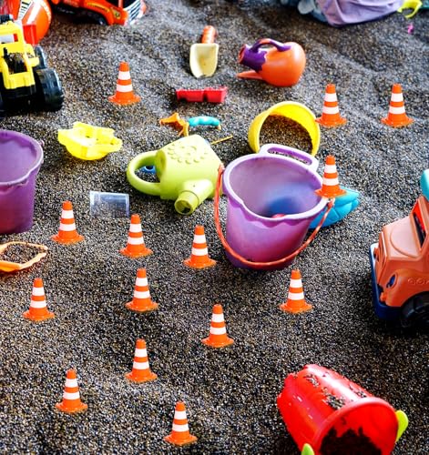 50PCS Mini Traffic Cones, 1 Inch Plastic Mini Orange Cones, Mini Orange Cone for Sand Table Micro Landscape Engineering Training Party Barrier Warning