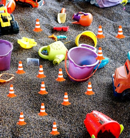50PCS Mini Traffic Cones, 1 Inch Plastic Mini Orange Cones, Mini Orange Cone for Sand Table Micro Landscape Engineering Training Party Barrier Warning