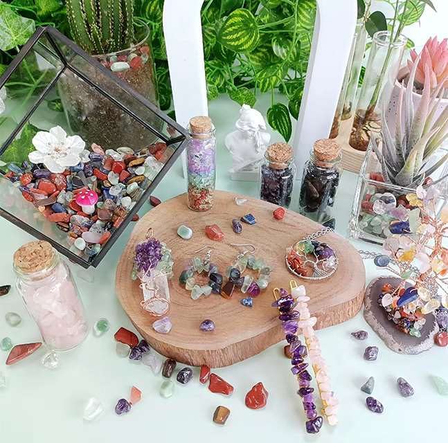 LAIDANLA Decorative Tumbled Gravel Fluorite Crystals Chip Polished Bulk Natural Gem Aquarium Gravel Rocks Pebbles Fish Tank Gravel Vase Filler Succulents Terrarium Supplies 100g